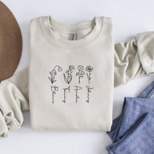 Custom Birth Month Flower Sweatshirt, Mothers Day Gift, Personalized kids Name Gift for Mom, Plant Mom Gift, Gift for Grandmother, Mom Shirt