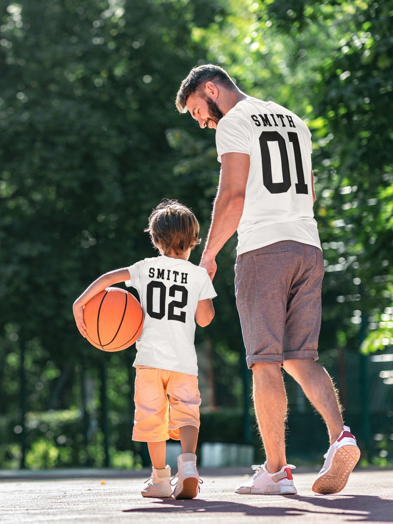 Одежда папа и сын. Лотт сушки с луком. Papa look. Papa look. Фотосессия в клетчатых рубашках семейная.