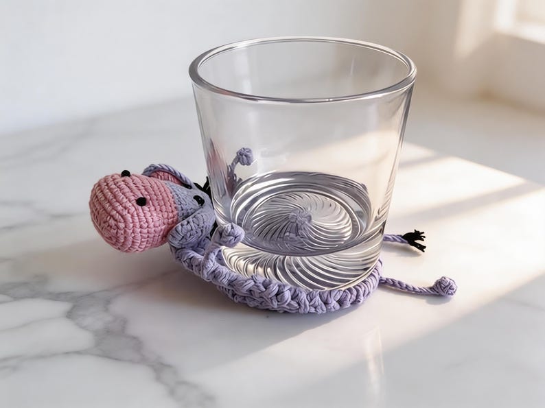 donkey pop-up animal coaster crochet pattern holding a glass cup, funny crochet mug rug design