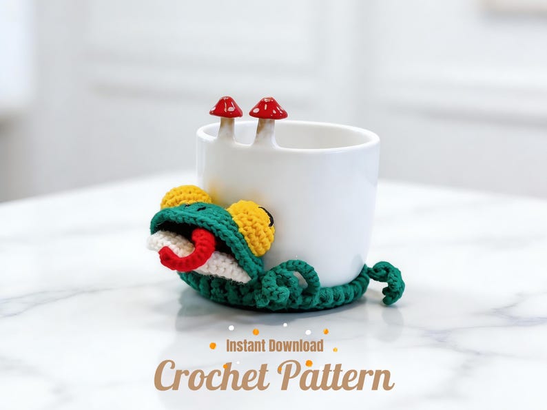 pop up lizard coaster crochet pattern, cute animal mug rug with cup, crochet reptile coaster design
