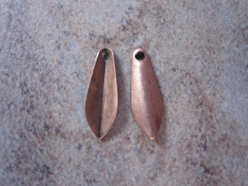 10 Drops, antique copper-plated brass, 11x4mm teardrop.JD210 image 2