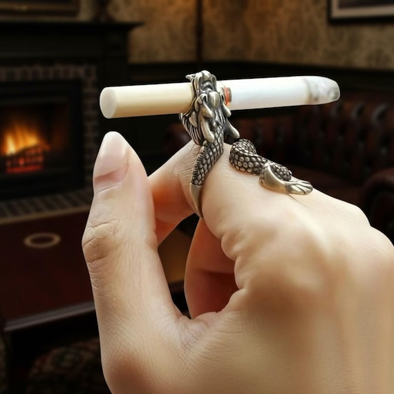 Dragon-Shaped Adjustable Cigarette Holder Ring | Retro Men's Fashion Pipe Ring
