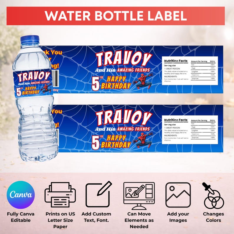 Puede incluir: Una botella de agua de pl&aacute;stico transparente con una tapa azul y una etiqueta que dice "TRAVOY And His AMAZING FRIENDS 5th HAPPY BIRTHDAY". La etiqueta presenta un gr&aacute;fico de Spider-Man y un dise&ntilde;o de telara&ntilde;a azul. Las palabras "WATER BOTTLE LABEL" est&aacute;n en la parte superior.