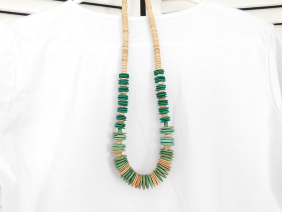Green Round Wood Bead 28 inch Necklace, African V… - image 2