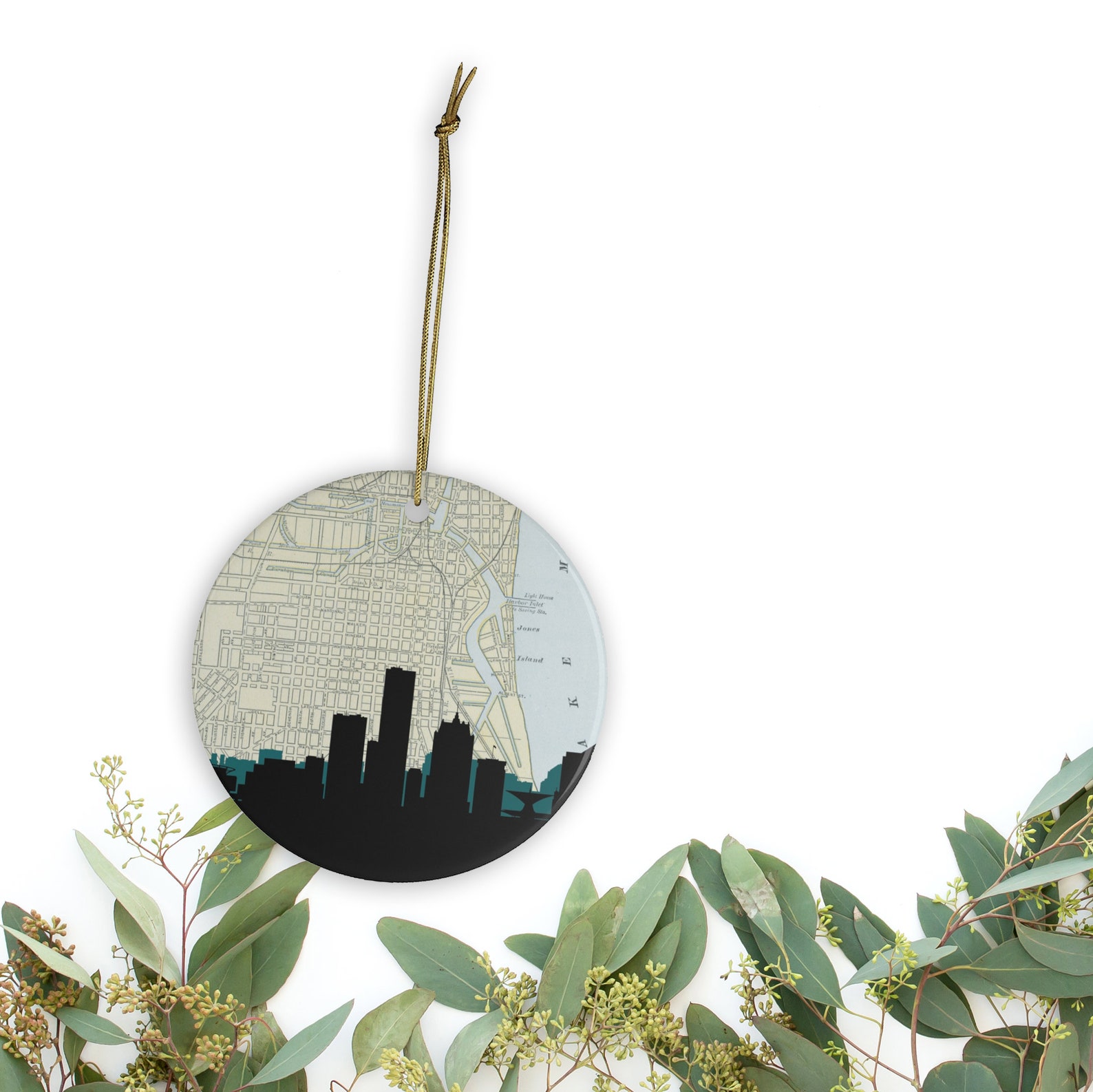 Milwaukee Wisconsin map Christmas ornament Milwaukee skyline Etsy