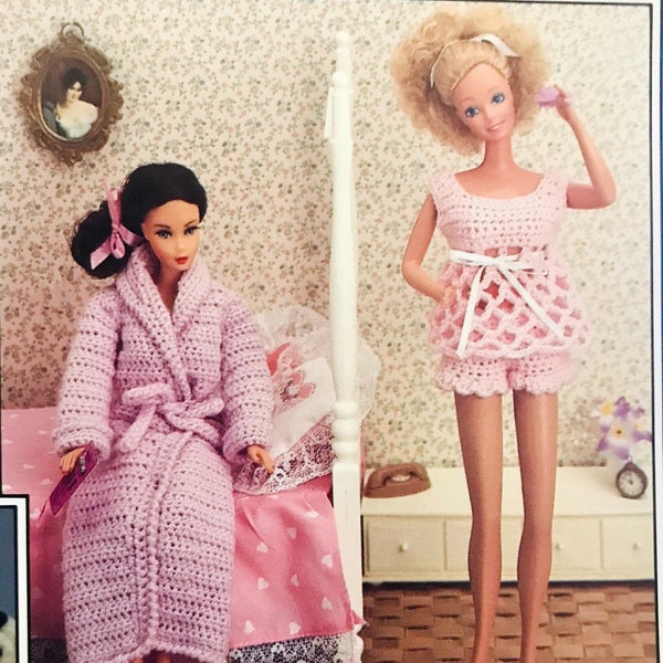 Vintage Häkelanleitung Barbie Mode Kleidung Shortie Schlafanzug Morgenmantel Hausschuhe PDF Instant Digital Download