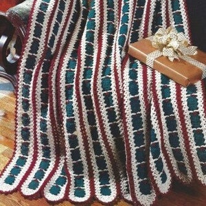 Mile a Minute Vintage Crochet Pattern Holly Garland Christmas Afghan Blanket Throw PDF Instant Digital Download