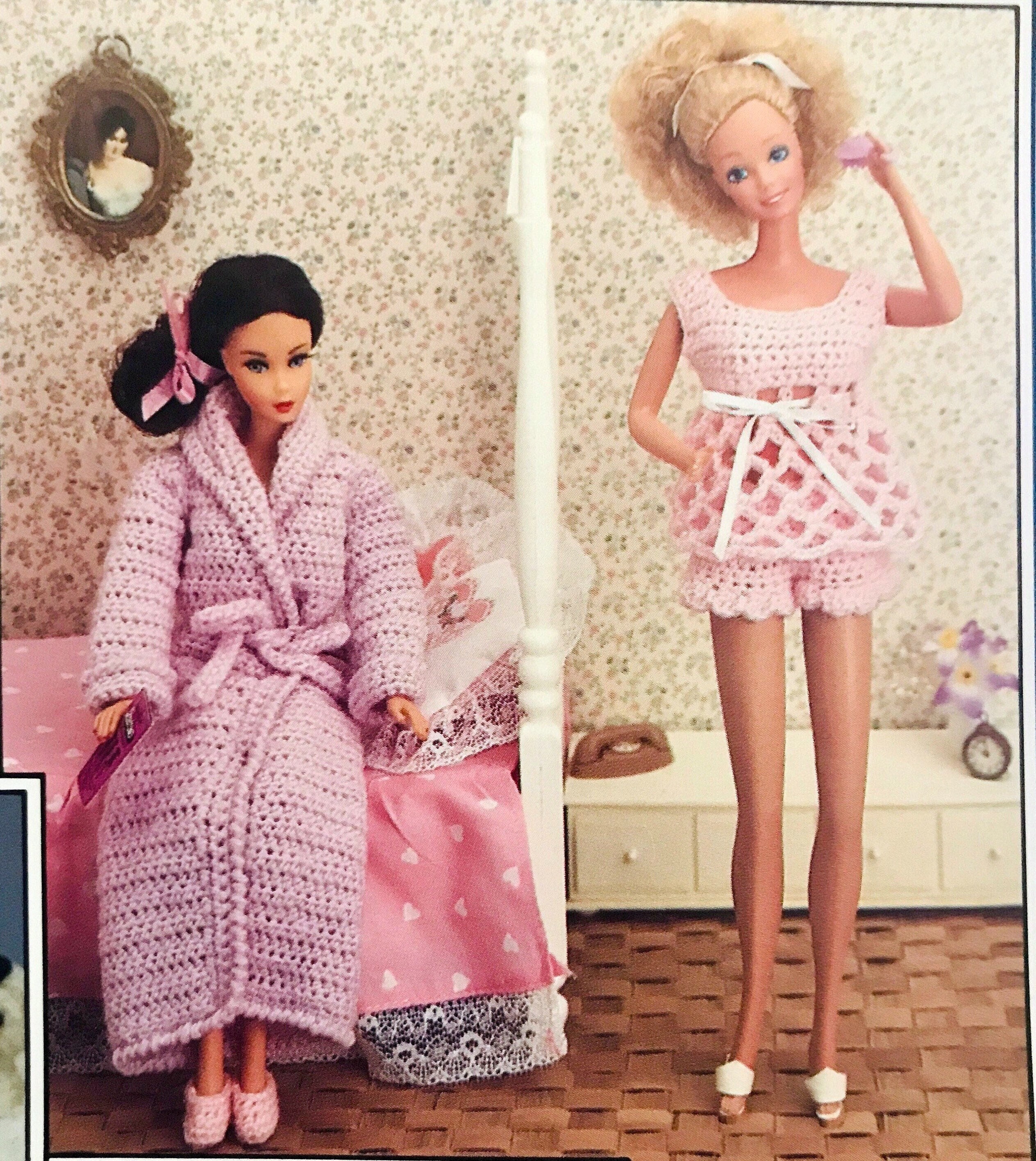 Roupa em crochê para boneca Barbie - conjunto de calça e blusa na cor Rosa  antigo.