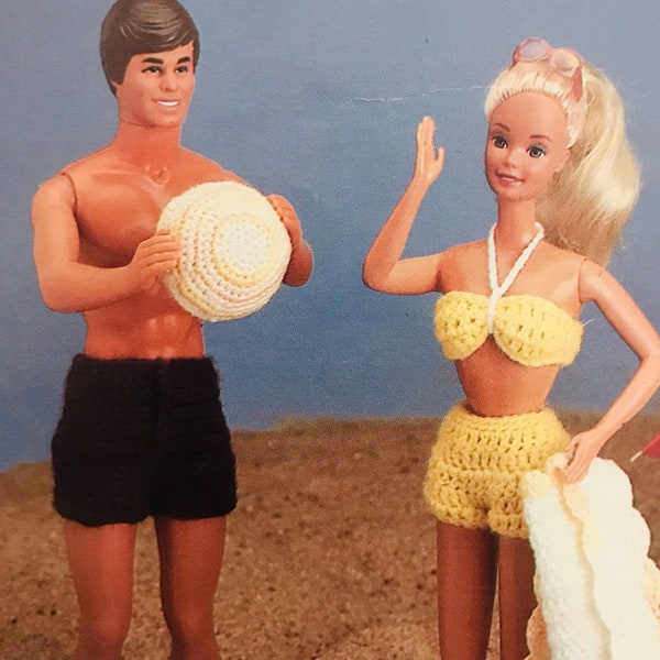 Modèle au crochet vintage pour poupée Barbie Ken, vêtements tendance, bikini de plage PDF, téléchargement numérique instantané, ballon de plage, couverture, fourre-tout, housse de bain