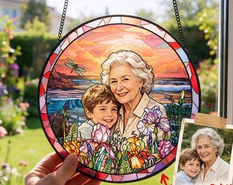 Individuell gestalteter Glas-Sonnenfänger mit Porträt, personalisierter Foto-Fensterhänger, Geschenk für Oma, einzigartiges Foto-Glas-Geschenk für die Familie