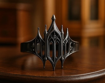 Anello in argento con cattedrale gotica - Gioielli ispirati al Medioevo per gli amanti del fantasy