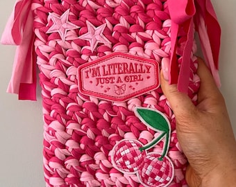 Étui pour Kindle au crochet rose Je ne suis qu'une fille