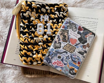 Étui Kindle en crochet « Rivalité intense » d'Ilya Rozanov | Cadeau pour lectrice passionnée de hockey et de romance