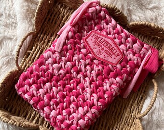 Étui pour Kindle au crochet rose Je ne suis qu'une fille