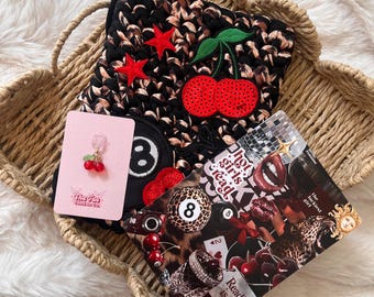 Ensemble d'étuis Kindle au crochet | Imprimé léopard, cerise, boules de billard, style années 2000