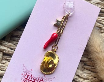 Bouchon anti-poussière pour Kindle « Cowboy épicé » | Accessoire Kindle pour les amoureux des livres | Breloque dorée