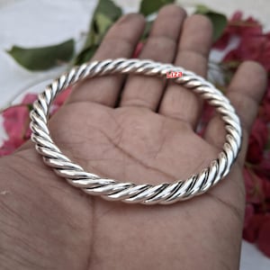Pulseira rígida em prata de lei 925 maciça, pulseiras torcidas feitas à mão em prata de lei. Presentes para homens e mulheres.