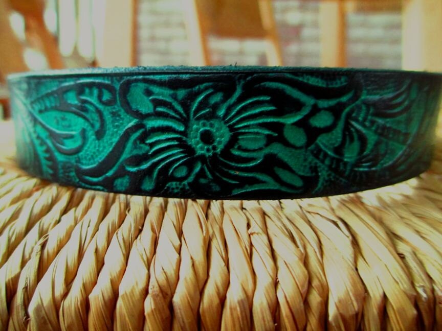 Leather Dog Collar with Hibiscus Pattern.  1" Wide Leather Dog i…