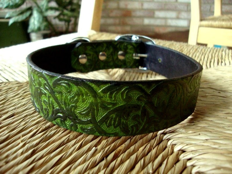 Forest Green Leather Dog Collar. 1 1/4 Forest Green and Black Embossed Western Vine Collar. image 2