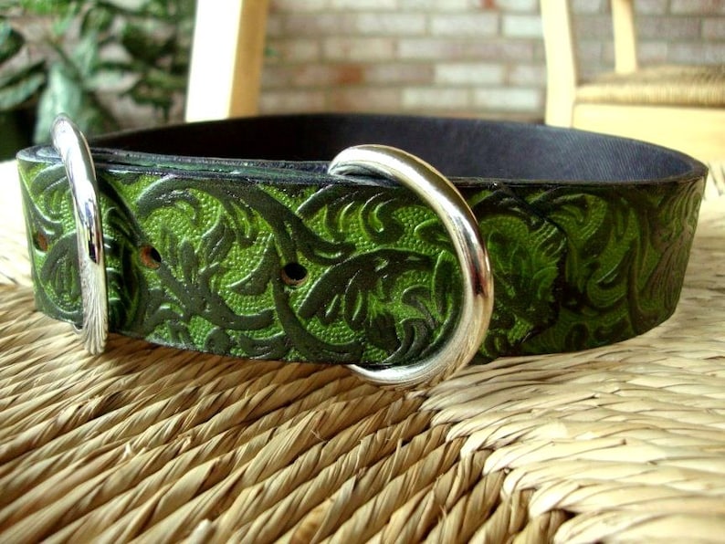 Forest Green Leather Dog Collar. 1 1/4 Forest Green and Black Embossed Western Vine Collar. image 4