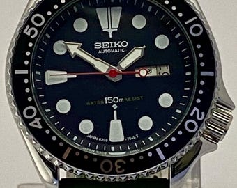 Refurbished Seiko Automatic Diver Watch: Black Dial, Day-Date, Green Rubber Strap