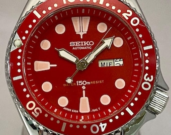 Vintage Seiko Automatic Diver Watch: Red Dial, Restored Rubber Strap