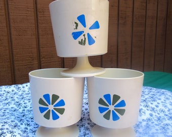 Midcentury mod cups by David Douglas plastic Accalac footed stems tumblers dessert green blue daisy flower collectible set of 3