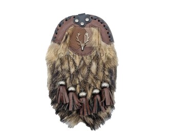 Premium Schottischer Leder-Sporran mit keltischer Prägung - Handgefertigter Kilt-Beutel mit Ketten-Gürtel