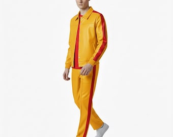 メンズ イエロー/レッド レザー トラックスーツ セット：ジャケットとジョガーパンツのセット