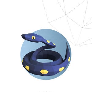 Pode incluir: Ilustração geométrica de uma cobra em tons de azul com detalhes amarelos, sobre um círculo azul claro. A palavra "SNAKE" é exibida em negrito e contornada abaixo.