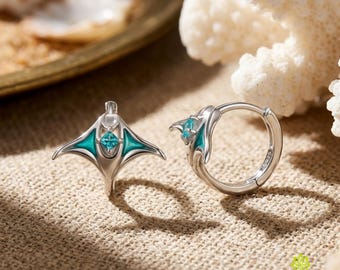 Pendientes de aro pequeños con forma de manta raya, plata S925 y cristal aguamarina