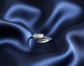 Tulip Ring Sterling Silver Sandblasted Minimal Floral Ring Gift for Her