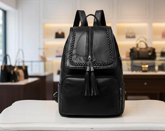 Mochila PU con borla retro – Pequeña mochila negra urbana para mujer