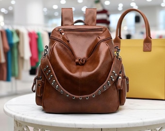 Mochila marrón de cuero PU con tachuelas – Pequeña daypack urbana para mujer