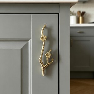 Brass Plum Blossom Branch Cabinet Pull - Creative Drawer Handle, Cabinet Hardware for Wine Bookcase Kitchen