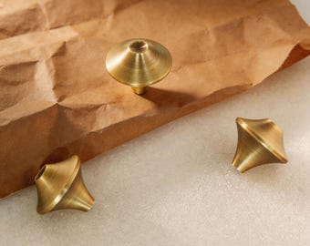 Pomo cónico de bronce, pomos de tocador de latón, tiradores de gabinete