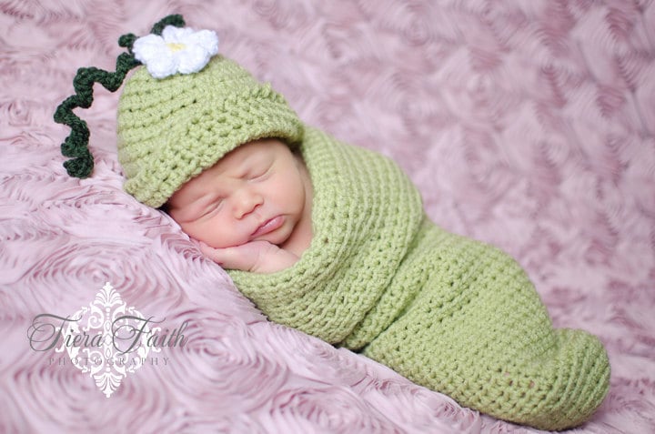 30 Cozy Sack Hat Crochet Patterns for Winter, Gifts, and Photo Props 20 Sweet Pea Beanie and Cocoon Pattern