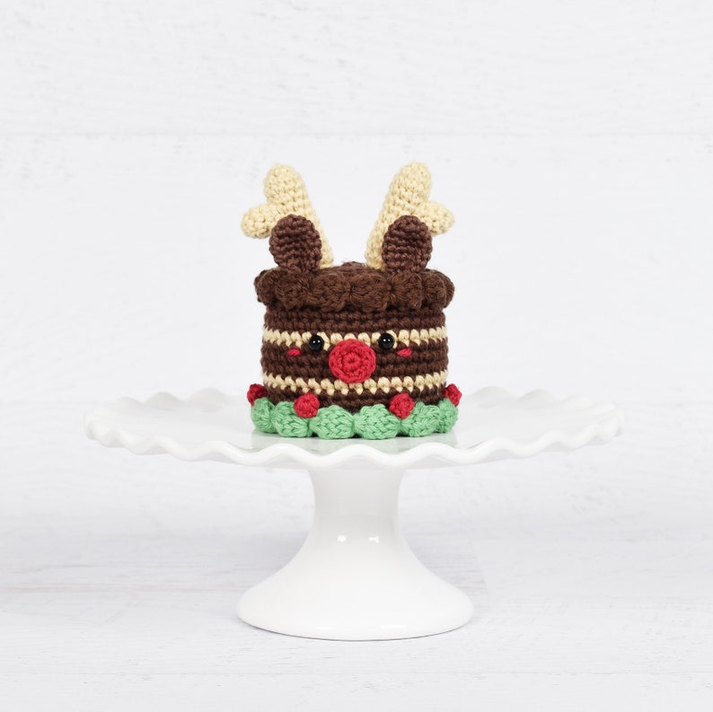 CROCHET PATTERN Chocolate Reindeer Cake Christmas pattern image 1