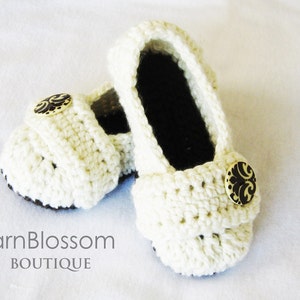 CROCHET PATTERN Cozy Women's House Slippers 5 sizes included from Womens 3-12 Instant Download image 1