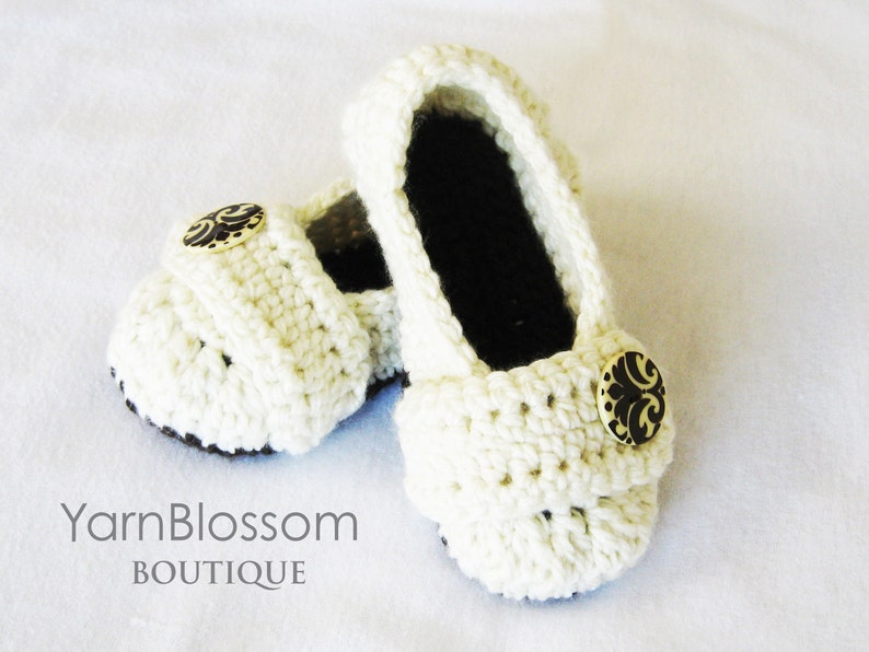 CROCHET PATTERN Cozy Women's House Slippers 5 sizes included from Womens 3-12 Instant Download image 1