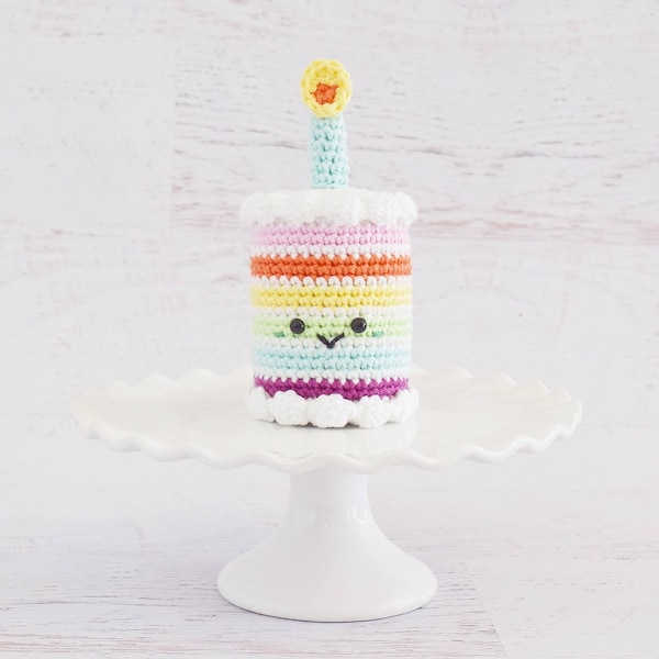 PATRON AU CROCHET - Gâteau d'anniversaire arc-en-ciel