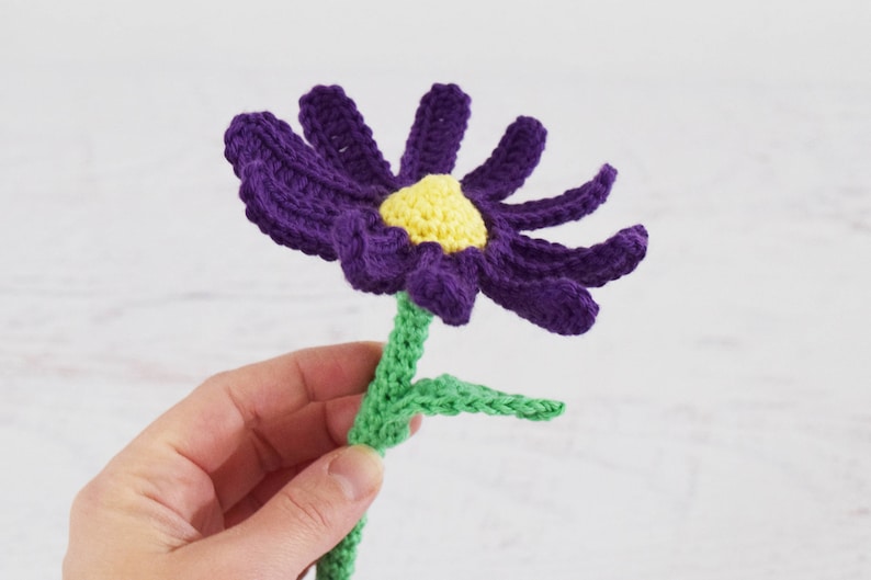 PATRON AU CROCHET Pétunia la fée du jardin et sa maison aux champignons amigurumi jouet crochet fée poupée softie fait à la main pdf modèle numérique image 5