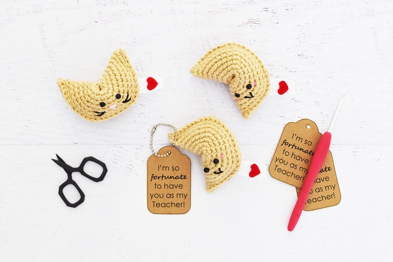 Amigurumi CROCHET PATTERN Fortune Cookie Keychain play food, teacher gift, printable gift tags image 3