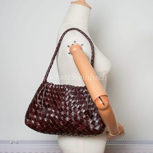 Sac fourre-tout hobo en cuir tressé marron foncé avec pochette en coton