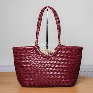 Borsa a tracolla Dina in vera pelle intrecciata a mano, modello Hobo, ideale come regalo per le vacanze per lei/Bordeaux