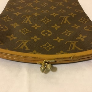 lv keychain with coin purse｜TikTok Search