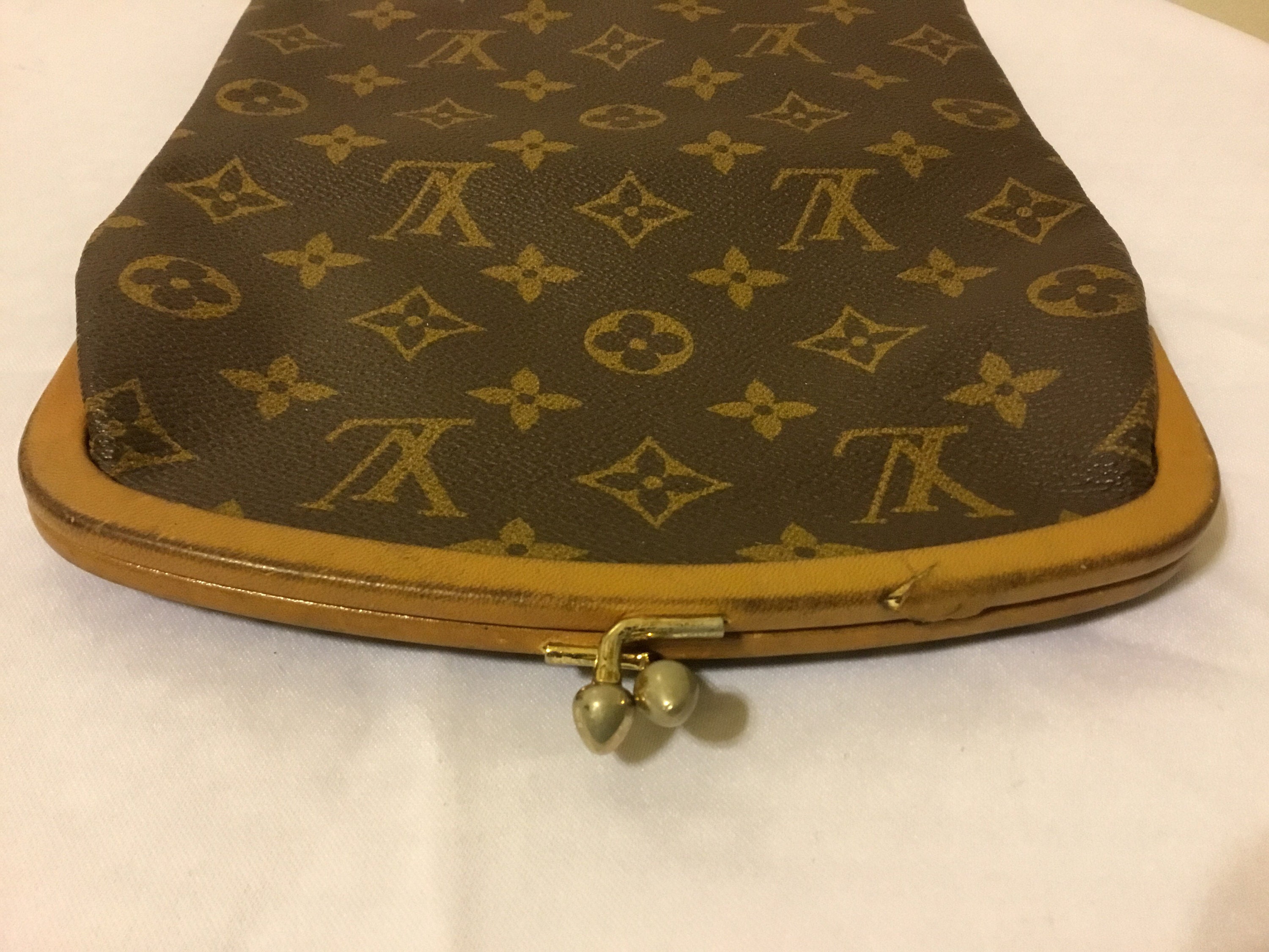 Vintage Saks Fifth Avenue RARE Louis Vuitton Large Kisslock 