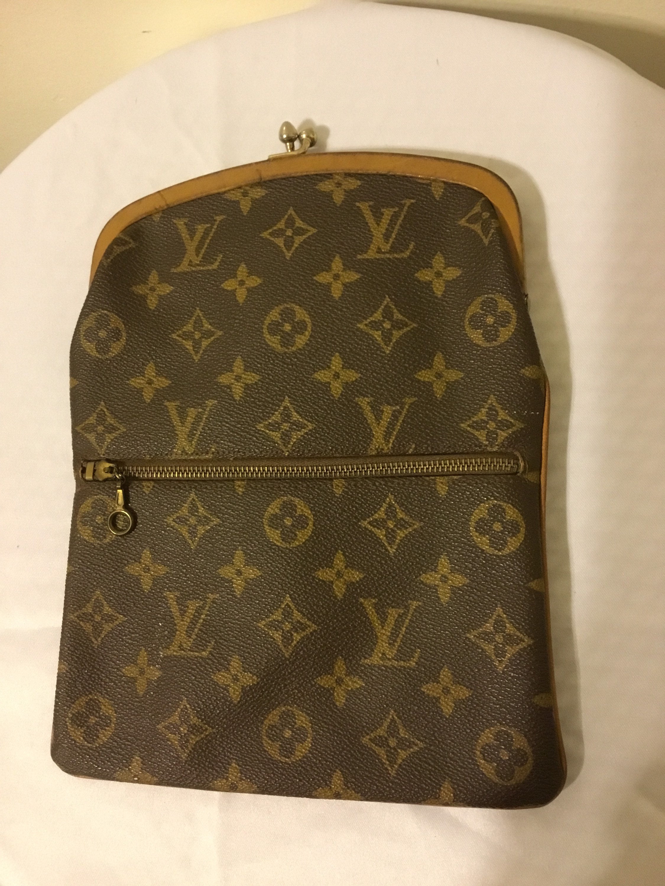 Vintage Saks Fifth Avenue RARE Louis Vuitton Large Kisslock 