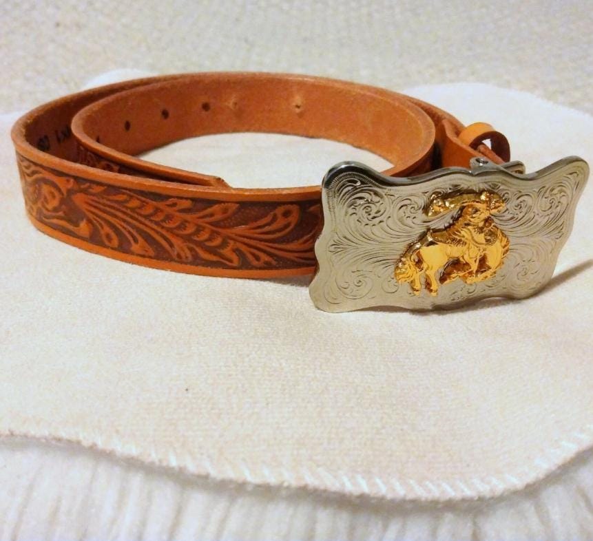Vintage Justin Tooled Leather Belt • Floral Western Rodeo  display picture 3