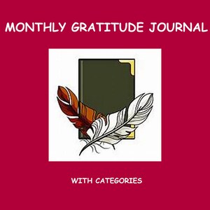 Puede incluir: Un diario verde con un cierre dorado y dos plumas, una blanca y otra marrón, sobre un fondo blanco. El texto "MONTHLY GRATITUDE JOURNAL WITH CATEGORIES" está por encima del diario.